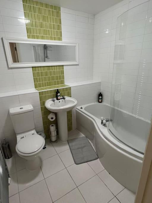 Modern 2 Bedroom Flat Near Glasgow City Centre Exterior photo
